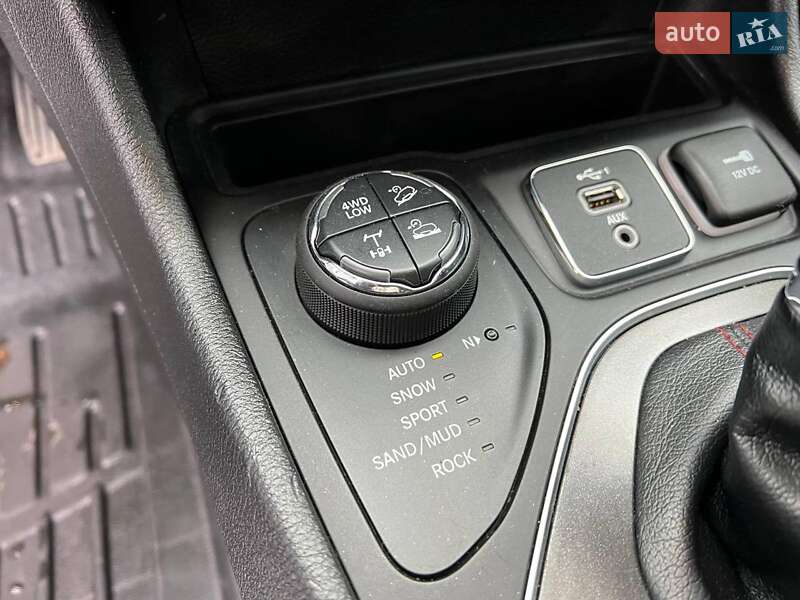 Внедорожник / Кроссовер Jeep Cherokee 2019 в Львове фото 32 Внедорожник / Кроссовер Jeep Cherokee 2019 в Львове