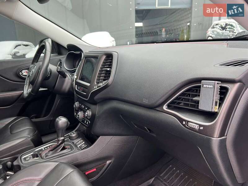Внедорожник / Кроссовер Jeep Cherokee 2019 в Львове фото 42 Внедорожник / Кроссовер Jeep Cherokee 2019 в Львове