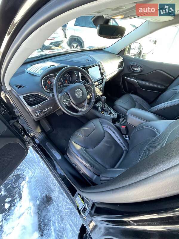 Внедорожник / Кроссовер Jeep Cherokee 2019 в Львове