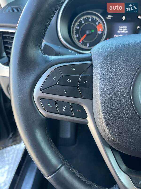 Внедорожник / Кроссовер Jeep Cherokee 2019 в Львове