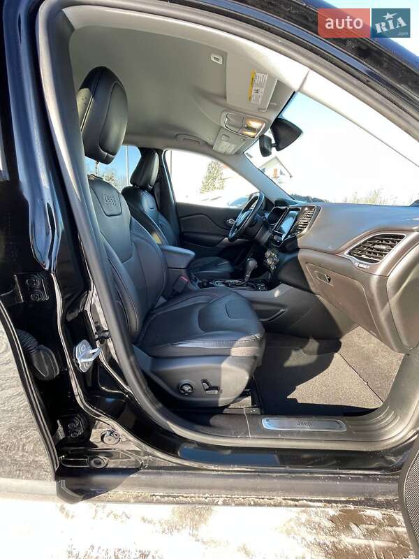 Внедорожник / Кроссовер Jeep Cherokee 2019 в Львове