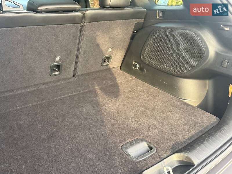 Позашляховик / Кросовер Jeep Cherokee 2021 в Києві