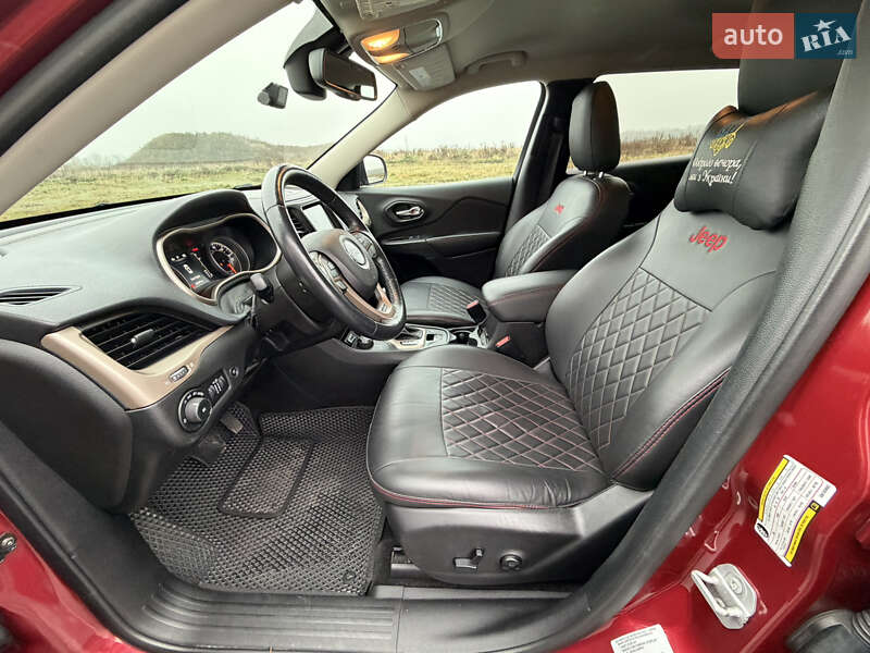 Внедорожник / Кроссовер Jeep Cherokee 2015 в Виннице