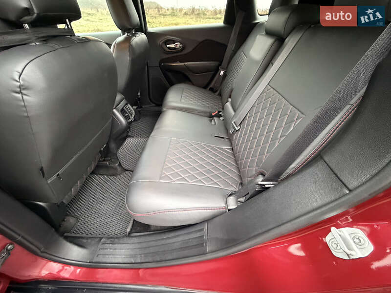 Внедорожник / Кроссовер Jeep Cherokee 2015 в Виннице