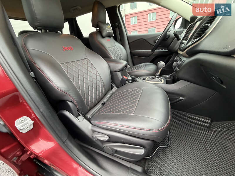 Внедорожник / Кроссовер Jeep Cherokee 2015 в Виннице