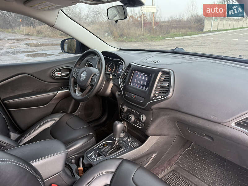 Внедорожник / Кроссовер Jeep Cherokee 2018 в Полтаве фото 43 Внедорожник / Кроссовер Jeep Cherokee 2018 в Полтаве