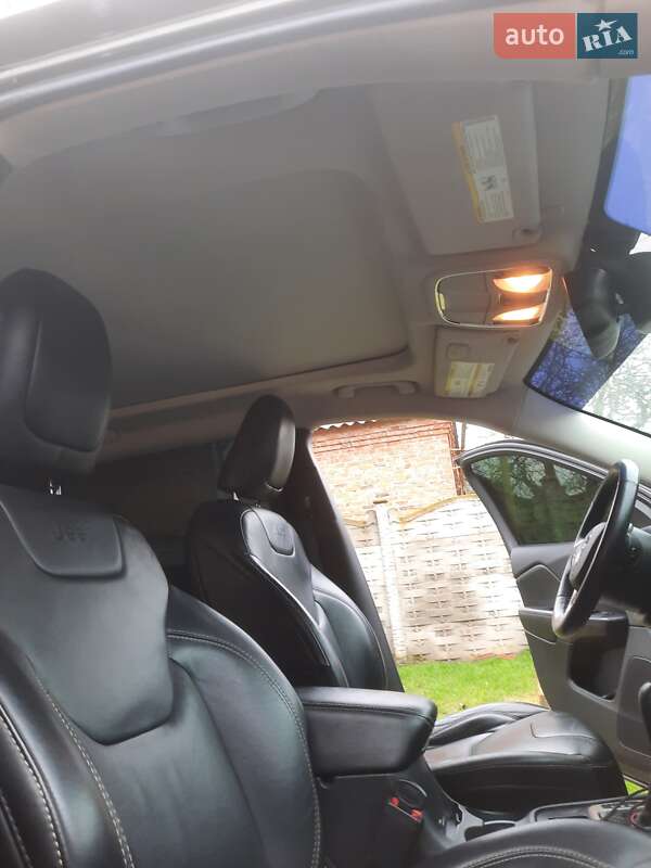 Внедорожник / Кроссовер Jeep Cherokee 2015 в Сумах