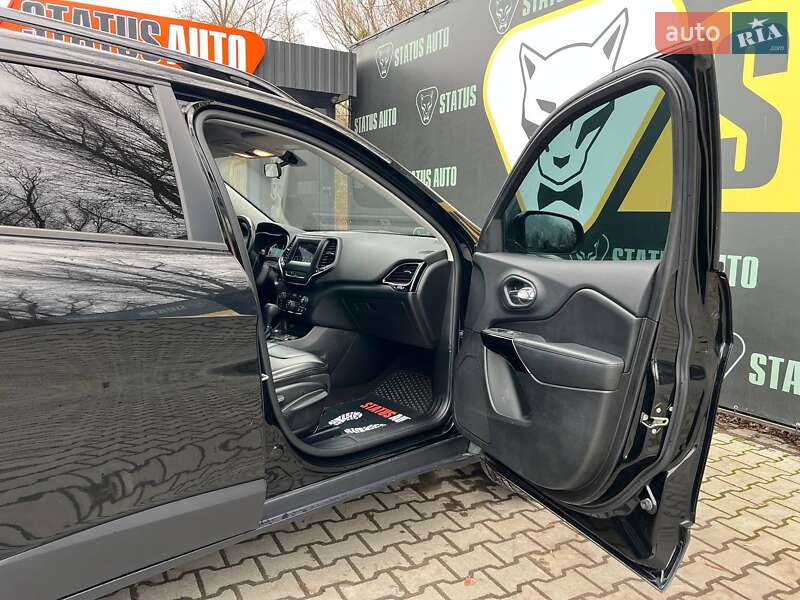 Внедорожник / Кроссовер Jeep Cherokee 2020 в Хмельницком