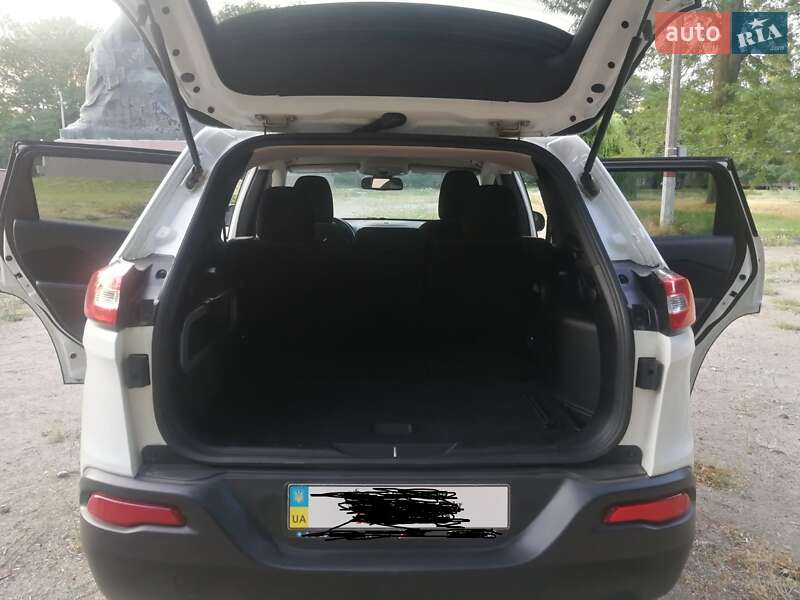 Позашляховик / Кросовер Jeep Cherokee 2015 в Кропивницькому