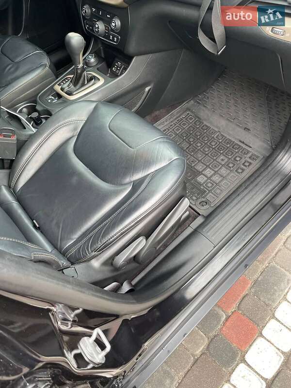 Внедорожник / Кроссовер Jeep Cherokee 2016 в Днепре