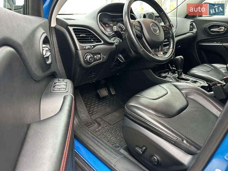 Позашляховик / Кросовер Jeep Cherokee 2019 в Полтаві