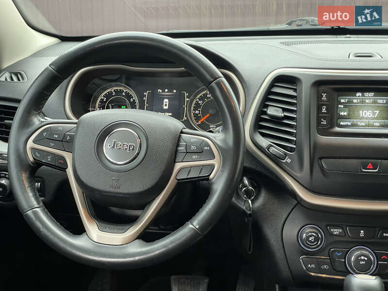 Внедорожник / Кроссовер Jeep Cherokee 2014 в Лубнах