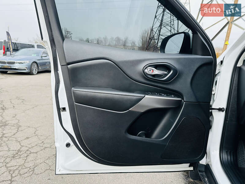 Внедорожник / Кроссовер Jeep Cherokee 2018 в Харькове