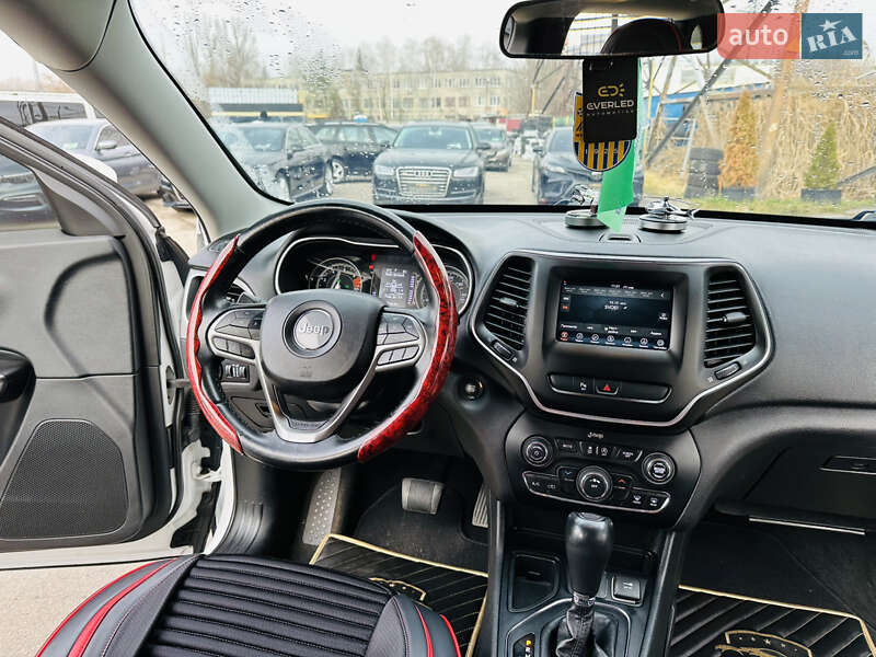 Внедорожник / Кроссовер Jeep Cherokee 2018 в Харькове