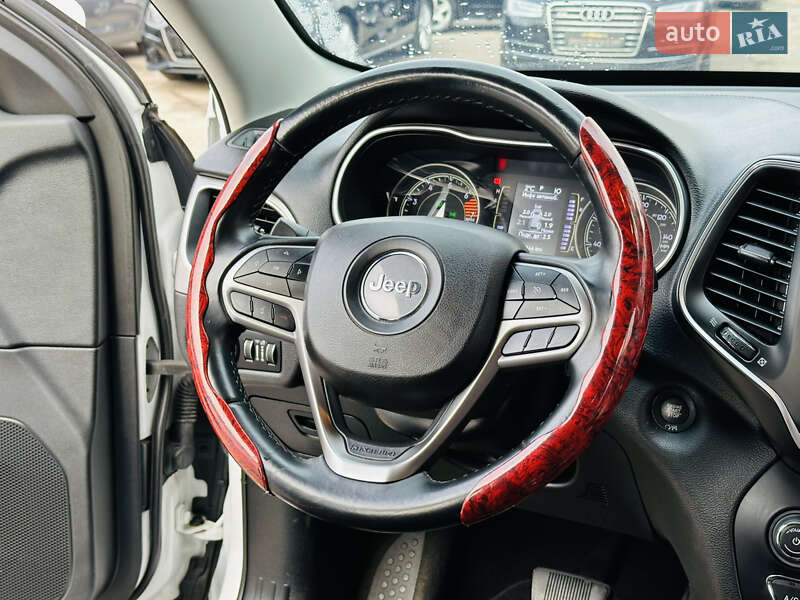 Внедорожник / Кроссовер Jeep Cherokee 2018 в Харькове