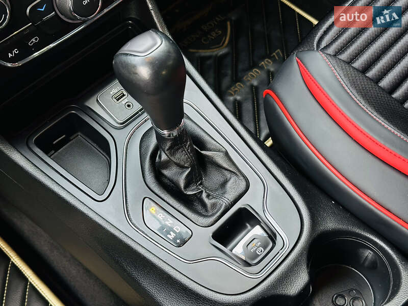 Внедорожник / Кроссовер Jeep Cherokee 2018 в Харькове