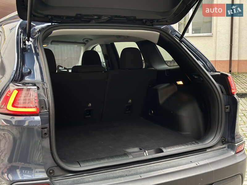 Позашляховик / Кросовер Jeep Cherokee 2021 в Ромнах