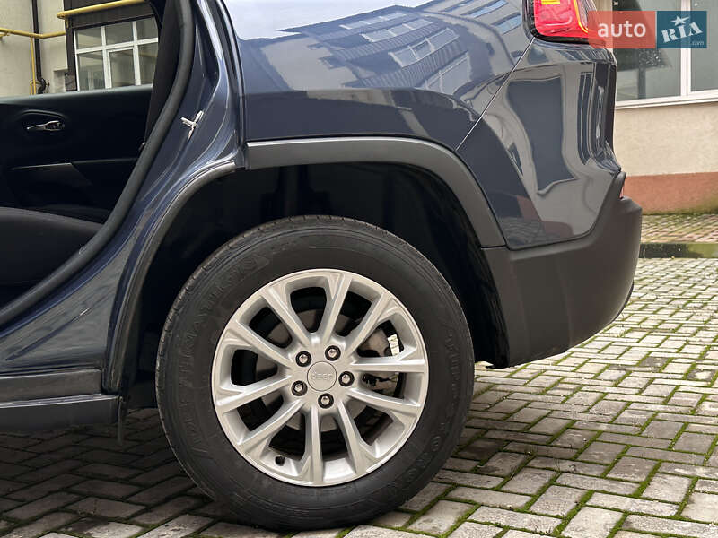 Позашляховик / Кросовер Jeep Cherokee 2021 в Ромнах