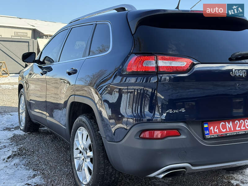 Позашляховик / Кросовер Jeep Cherokee 2015 в Стрию