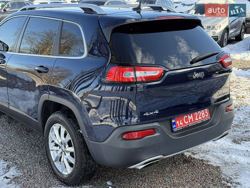 Позашляховик / Кросовер Jeep Cherokee 2015 в Стрию