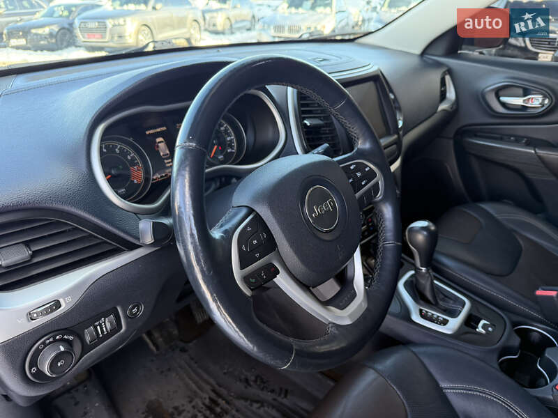 Позашляховик / Кросовер Jeep Cherokee 2015 в Стрию