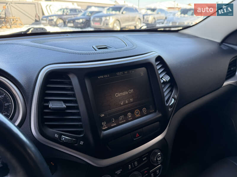 Позашляховик / Кросовер Jeep Cherokee 2015 в Стрию