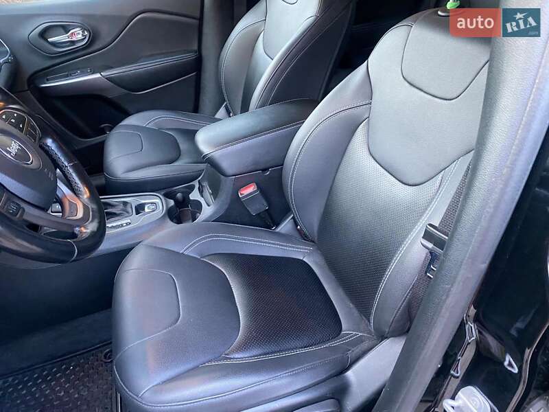 Позашляховик / Кросовер Jeep Cherokee 2020 в Львові