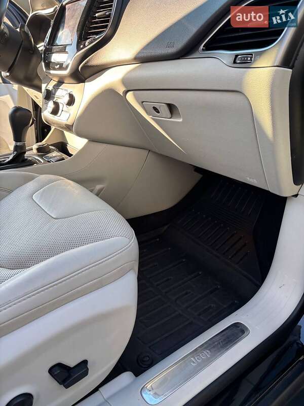 Позашляховик / Кросовер Jeep Cherokee 2018 в Хотині фото 15 Позашляховик / Кросовер Jeep Cherokee 2018 в Хотині