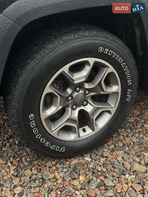 Позашляховик / Кросовер Jeep Cherokee 2022 в Лубнах