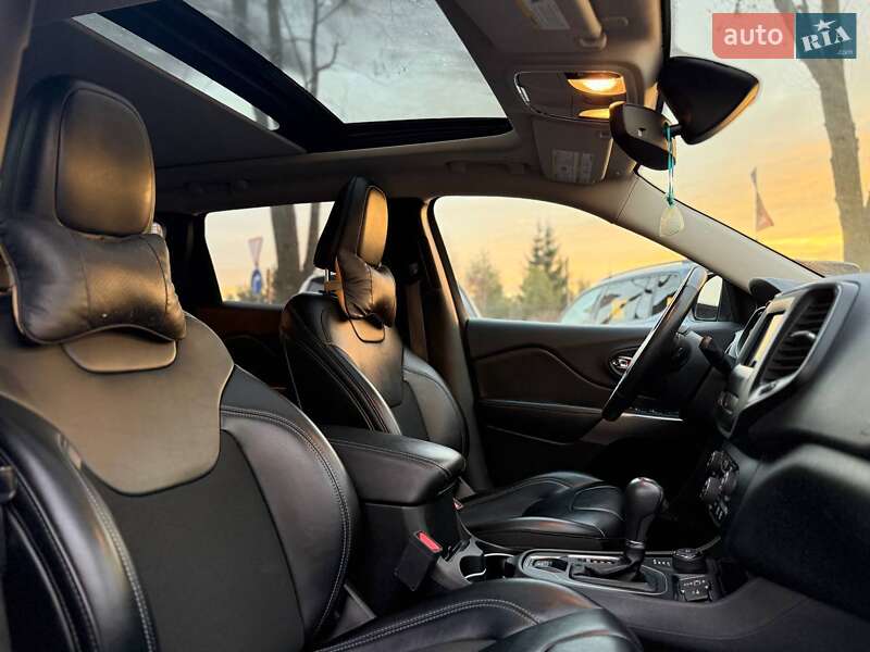 Позашляховик / Кросовер Jeep Cherokee 2018 в Львові