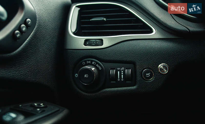 Позашляховик / Кросовер Jeep Cherokee 2020 в Івано-Франківську