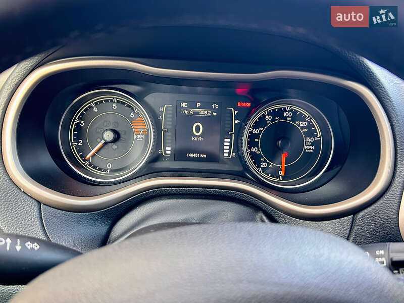 Позашляховик / Кросовер Jeep Cherokee 2015 в Харкові