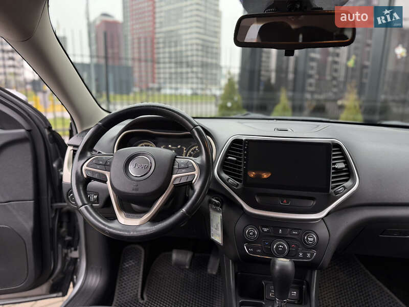Позашляховик / Кросовер Jeep Cherokee 2015 в Києві фото 21 Позашляховик / Кросовер Jeep Cherokee 2015 в Києві