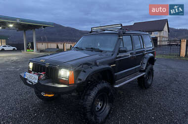 Внедорожник / Кроссовер Jeep Cherokee 1996 в Иршаве