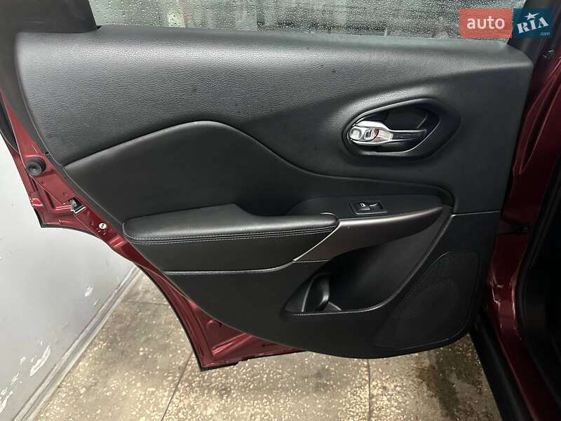 Позашляховик / Кросовер Jeep Cherokee 2018 в Полтаві фото 19 Позашляховик / Кросовер Jeep Cherokee 2018 в Полтаві