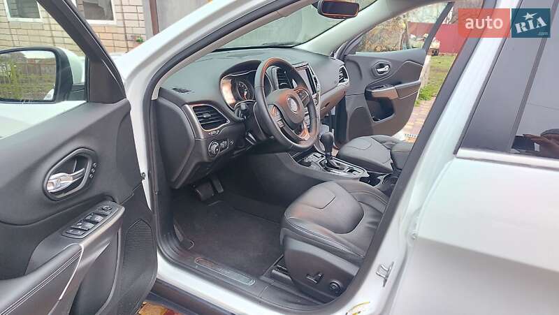 Позашляховик / Кросовер Jeep Cherokee 2019 в Полтаві