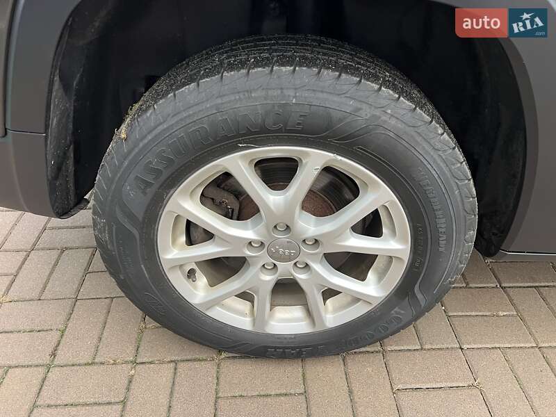 Позашляховик / Кросовер Jeep Cherokee 2014 в Києві фото 45 Позашляховик / Кросовер Jeep Cherokee 2014 в Києві