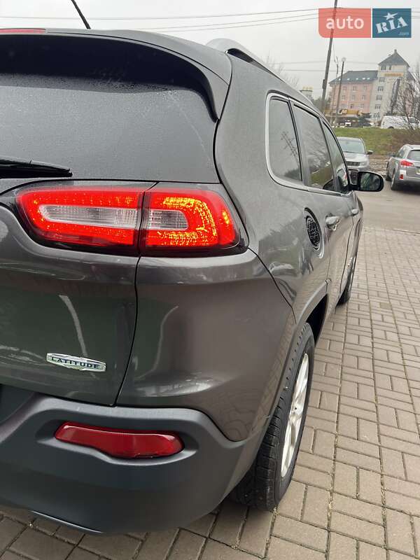 Позашляховик / Кросовер Jeep Cherokee 2014 в Києві фото 32 Позашляховик / Кросовер Jeep Cherokee 2014 в Києві