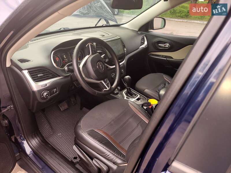 Позашляховик / Кросовер Jeep Cherokee 2016 в Івано-Франківську