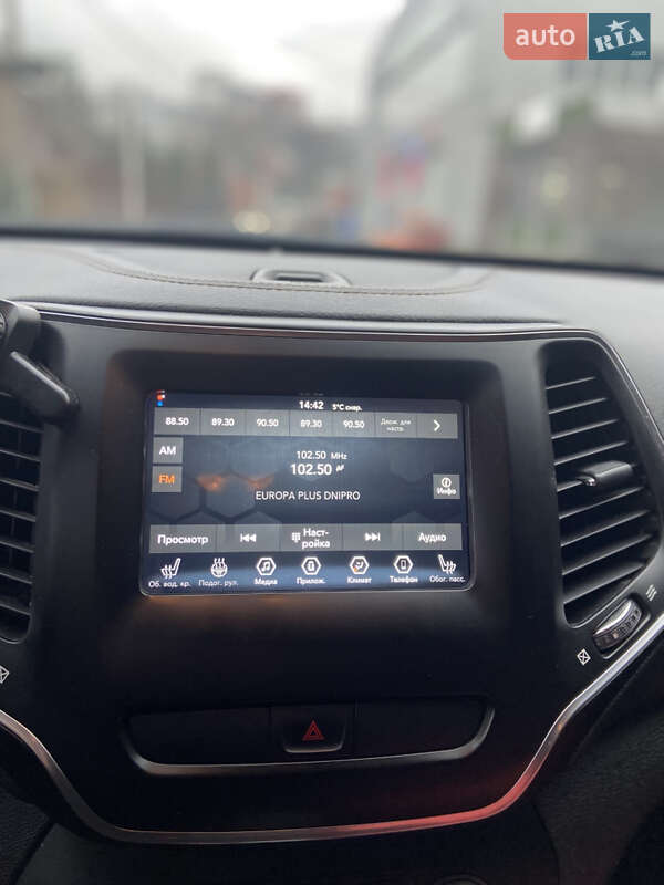 Внедорожник / Кроссовер Jeep Cherokee 2016 в Днепре