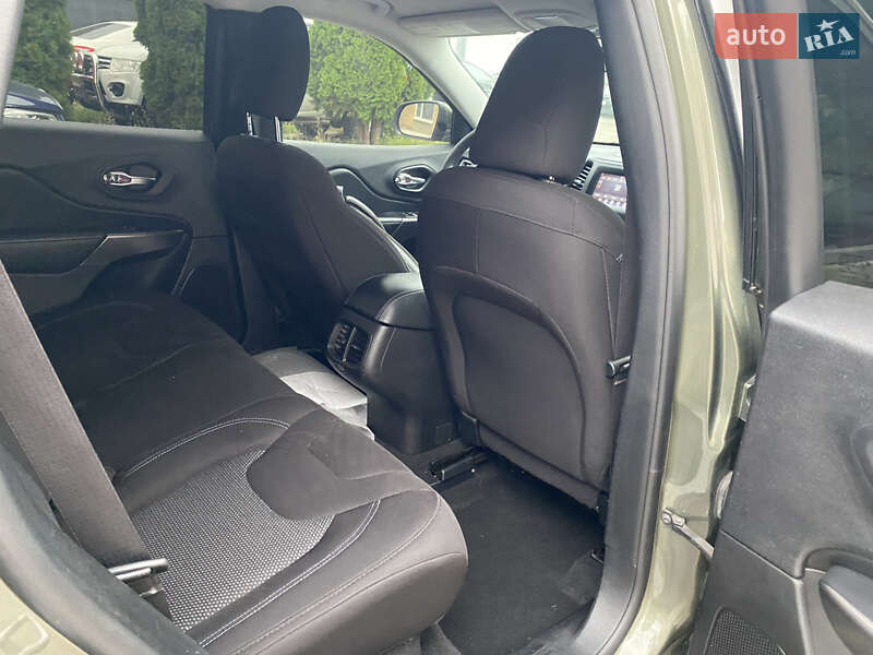 Позашляховик / Кросовер Jeep Cherokee 2020 в Києві фото 9 Позашляховик / Кросовер Jeep Cherokee 2020 в Києві