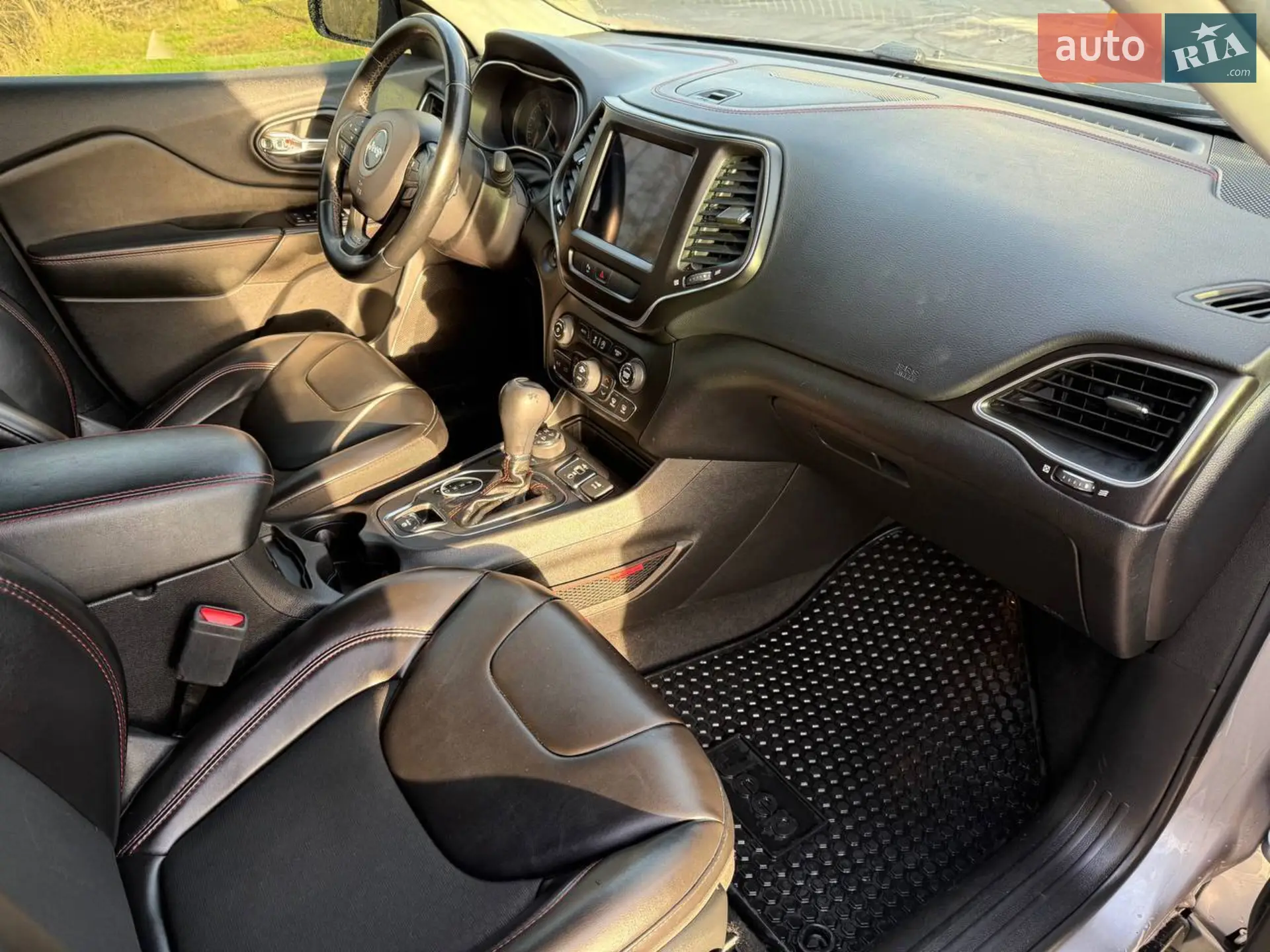 2019 Jeep Cherokee - мініатюра 23