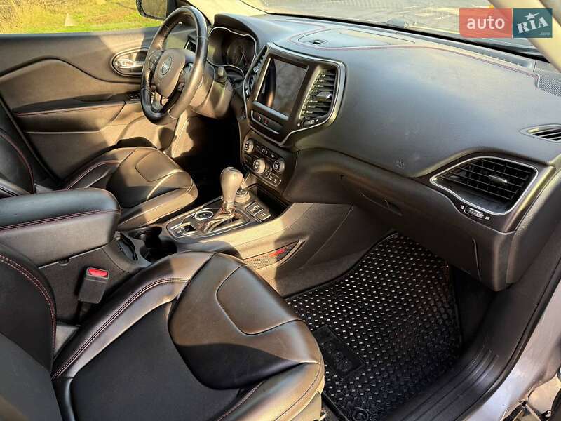Внедорожник / Кроссовер Jeep Cherokee 2019 в Харькове фото 23 Внедорожник / Кроссовер Jeep Cherokee 2019 в Харькове