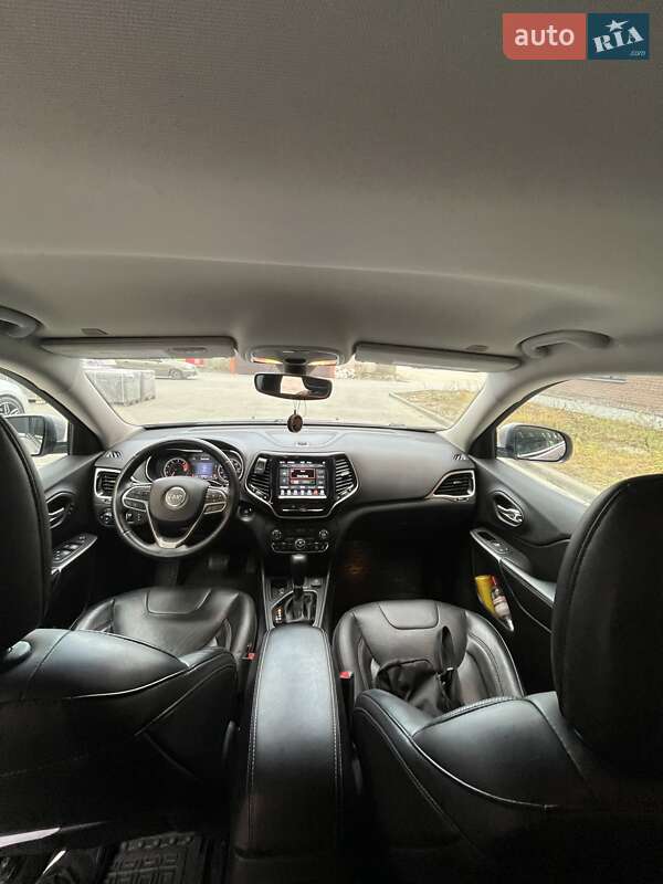 Внедорожник / Кроссовер Jeep Cherokee 2019 в Нетешине фото 9 Внедорожник / Кроссовер Jeep Cherokee 2019 в Нетешине