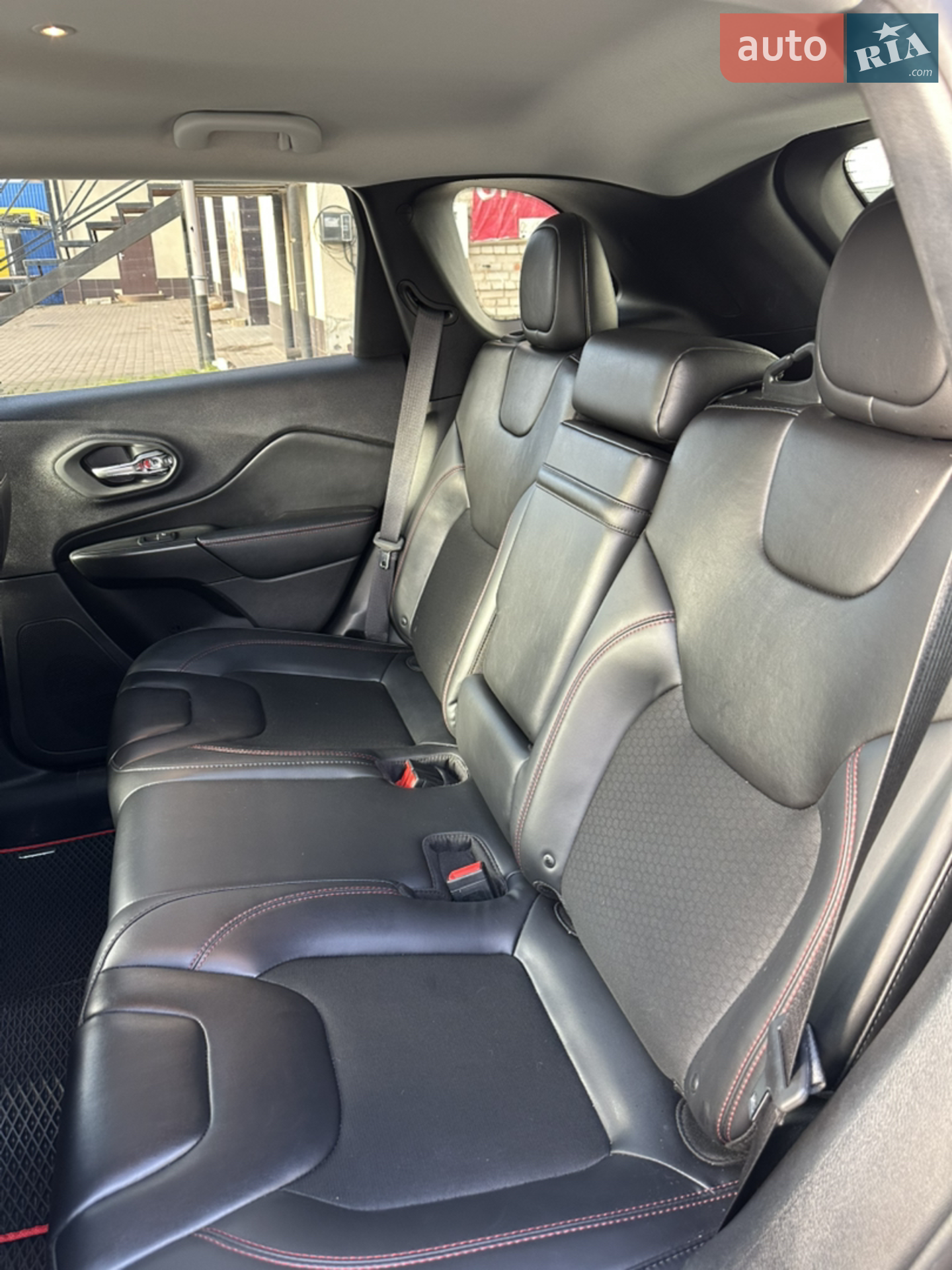2019 Jeep Cherokee - мініатюра 16