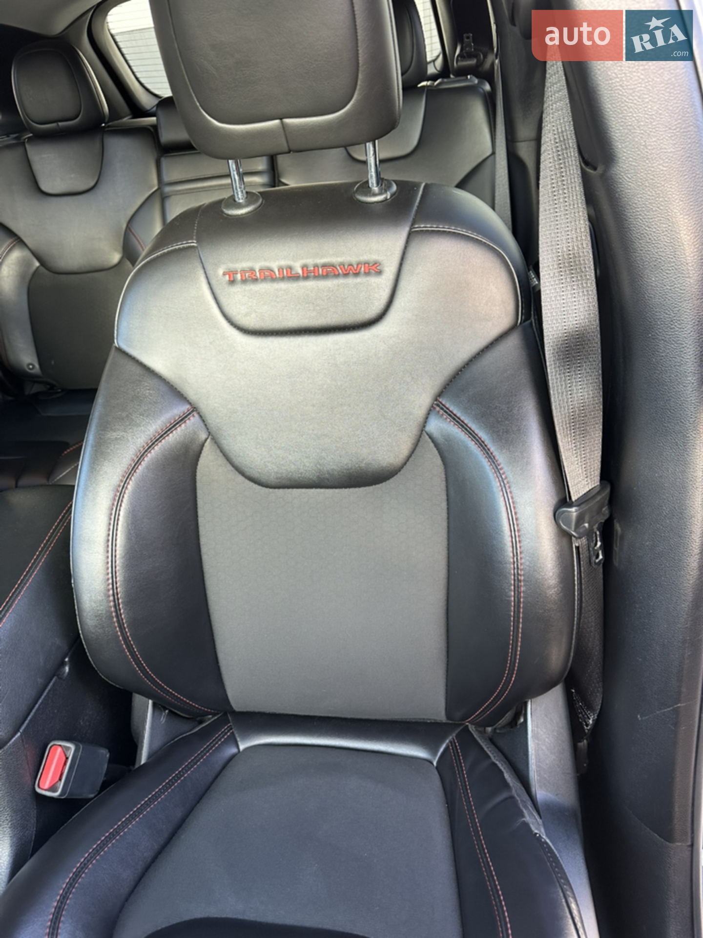 2019 Jeep Cherokee - мініатюра 22