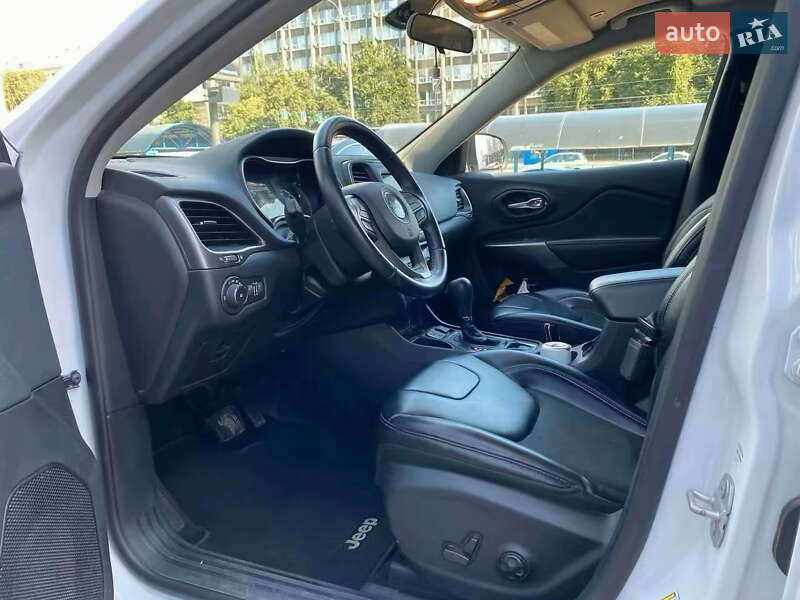 Внедорожник / Кроссовер Jeep Cherokee 2018 в Киеве фото 13 Внедорожник / Кроссовер Jeep Cherokee 2018 в Киеве