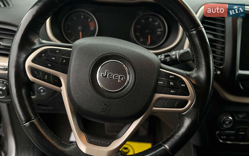 Внедорожник / Кроссовер Jeep Cherokee 2017 в Мукачево