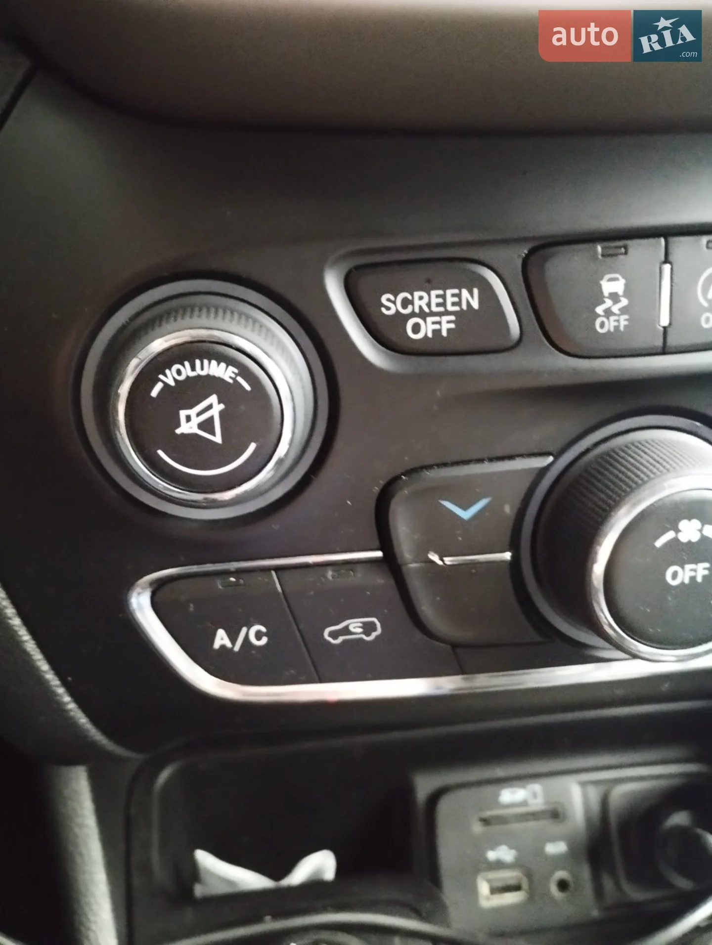 2016 Jeep Cherokee - мініатюра 15