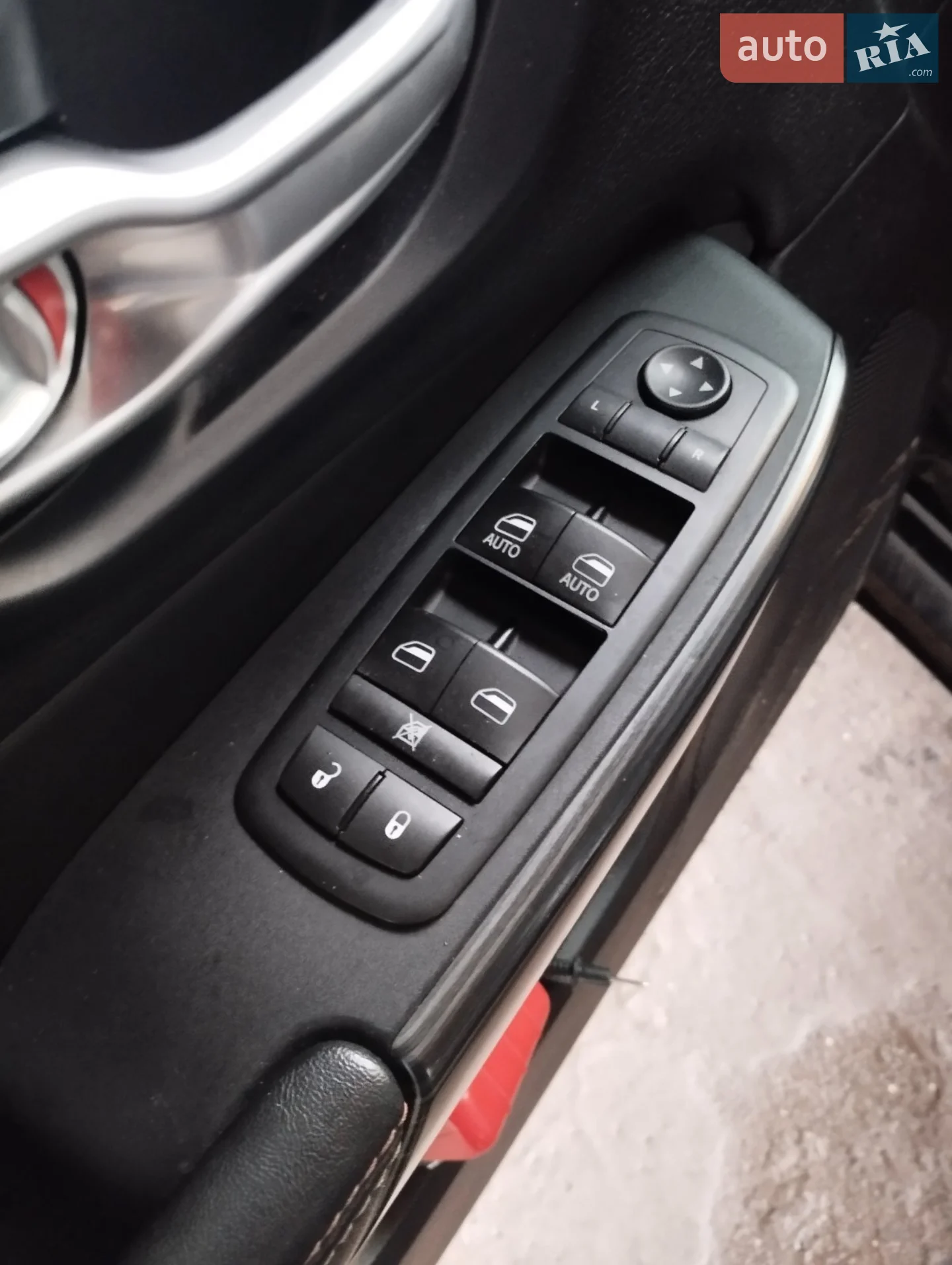 2016 Jeep Cherokee - мініатюра 18